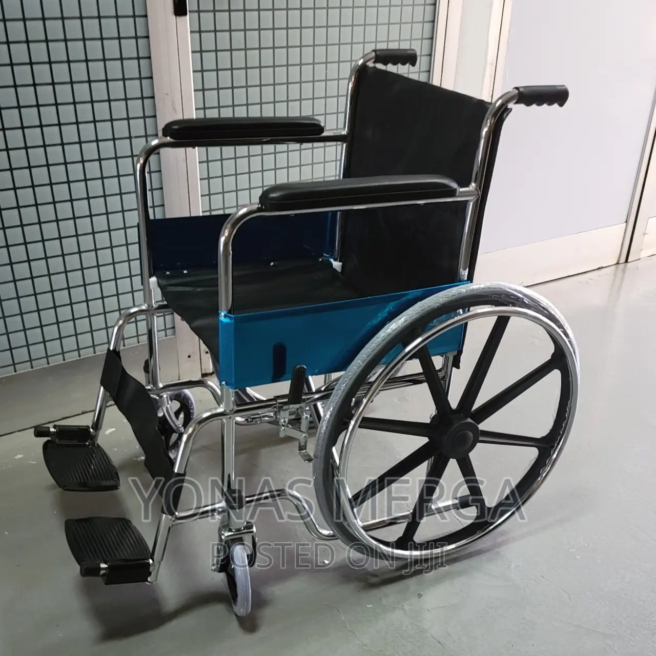 Patient Wheelchair/Normal Wheelchair_ደጋፊ ያሳርፋል