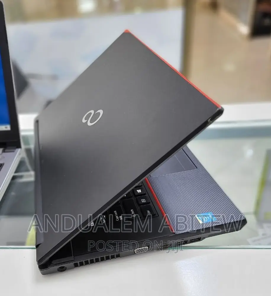New Laptop Fujitsu Amilo Li3710 8GB Intel Core I5 SSHD (Hybrid) 500GB