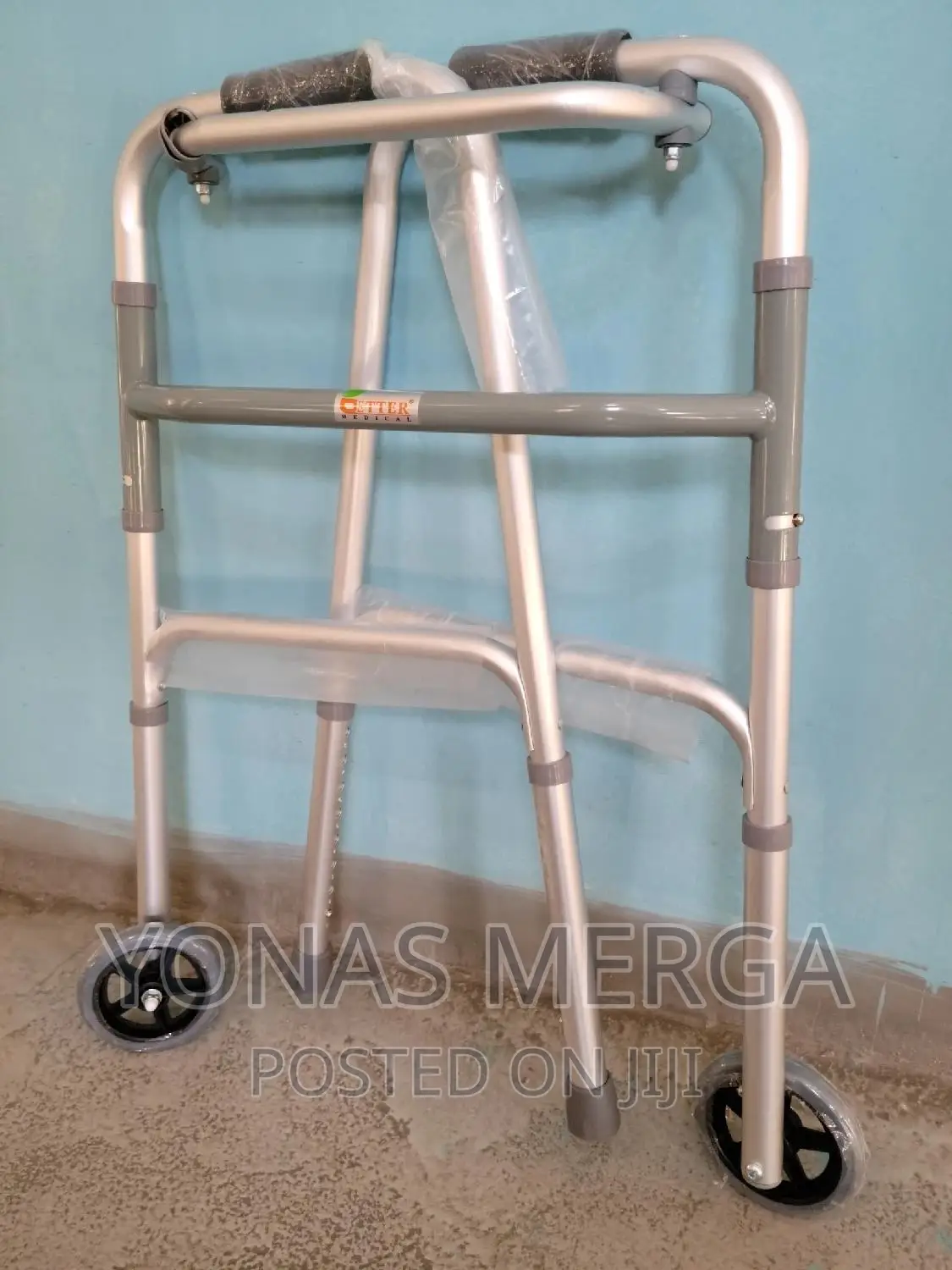Walker_foldable,Height-Adjustable /ሰዉ ሳይደግፎ:በራሶ ጥረት/Walker/