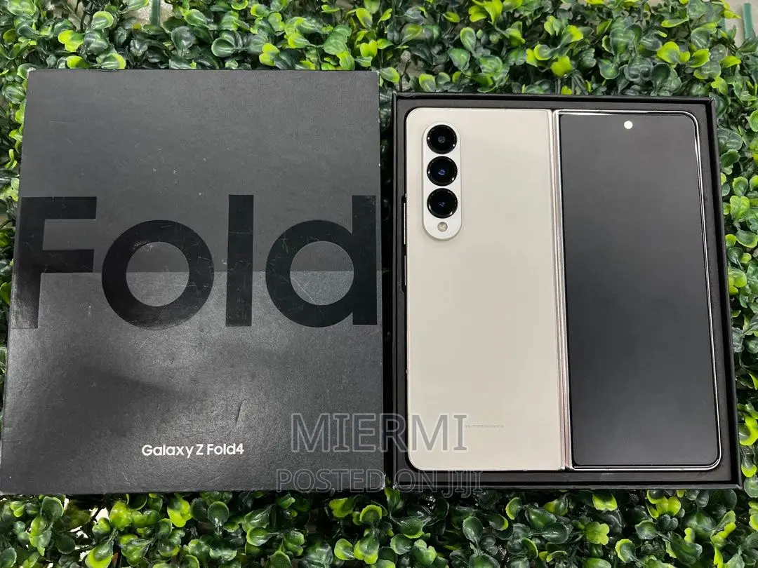 New Samsung Galaxy Z Fold4 512 GB Gold