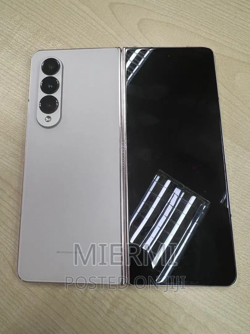 New Samsung Galaxy Z Fold4 512 GB Gold