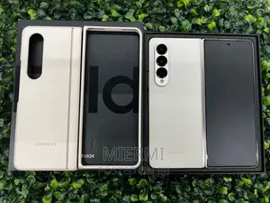 New Samsung Galaxy Z Fold4 512 GB Gold