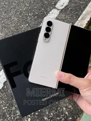 New Samsung Galaxy Z Fold4 512 GB Gold