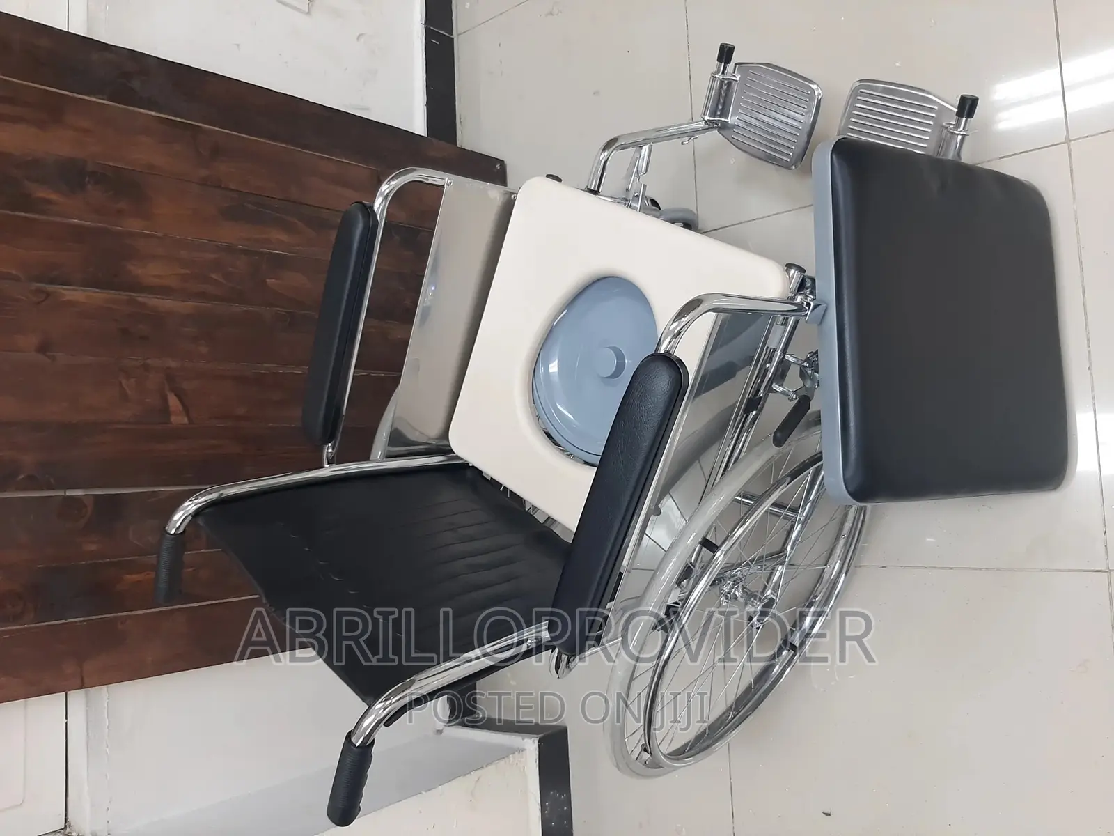 Big and Easy Take Out Toilet Bucket -Wheelchair~Wheelchair
