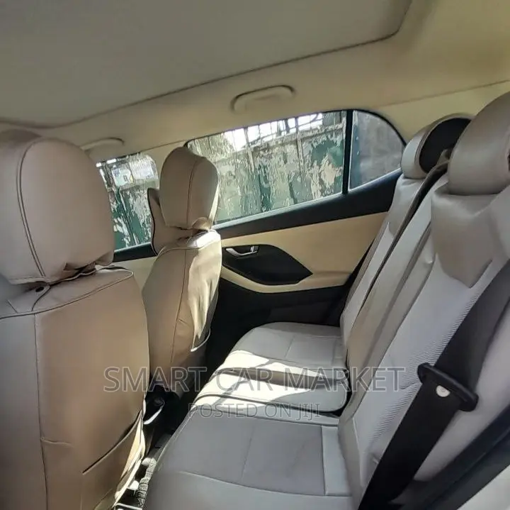 Hyundai Creta 2022 Silver