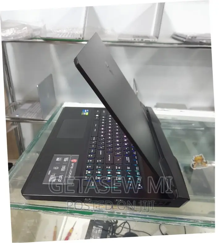 New Laptop MSI GP75 Leopard 16GB Intel Core I7 SSD 1T