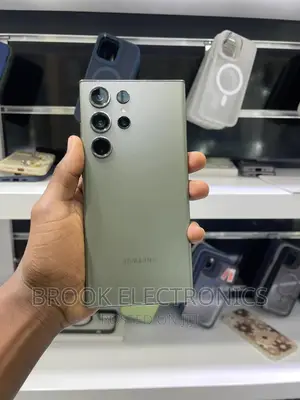 Photo - Samsung Galaxy S23 Ultra 256 GB Green