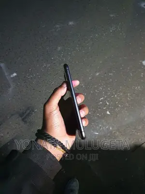 Photo - Apple iPhone 11 128 GB Black