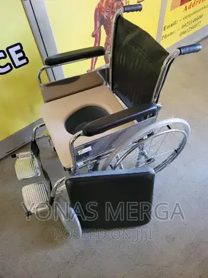 Toilet Wheelchair/Potty Wheelchair/United Brake/Solid Catsor