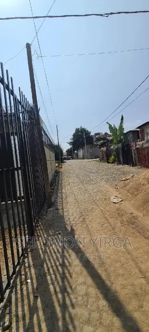 11bdrm House in Adis Abeba, Kolfe Keranio for sale