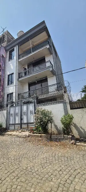 11bdrm House in Adis Abeba, Kolfe Keranio for sale