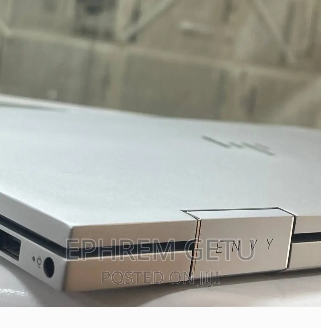 New Laptop HP Envy X360 8GB Intel Core I5 SSD 512GB