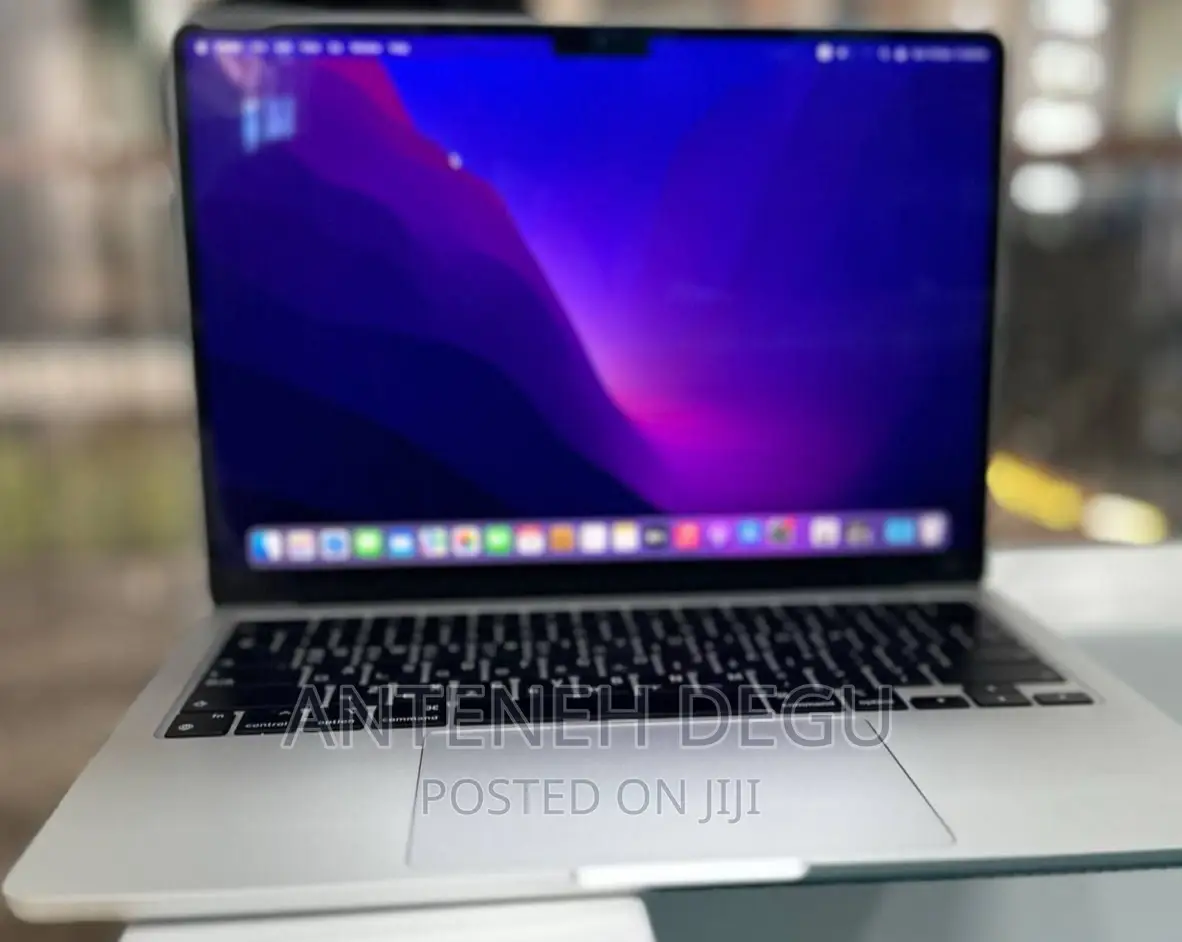 New Laptop Apple MacBook Air 2022 M2 8GB Apple M2 SSD 256GB