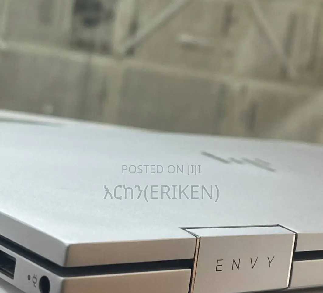 New Laptop HP Envy X360 8GB Intel Core I7 SSD 512GB