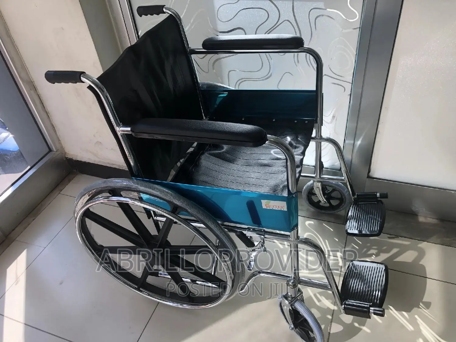 Almunium Wheelchair/Folding Wheelchair/Wheelchair*Wheelchair