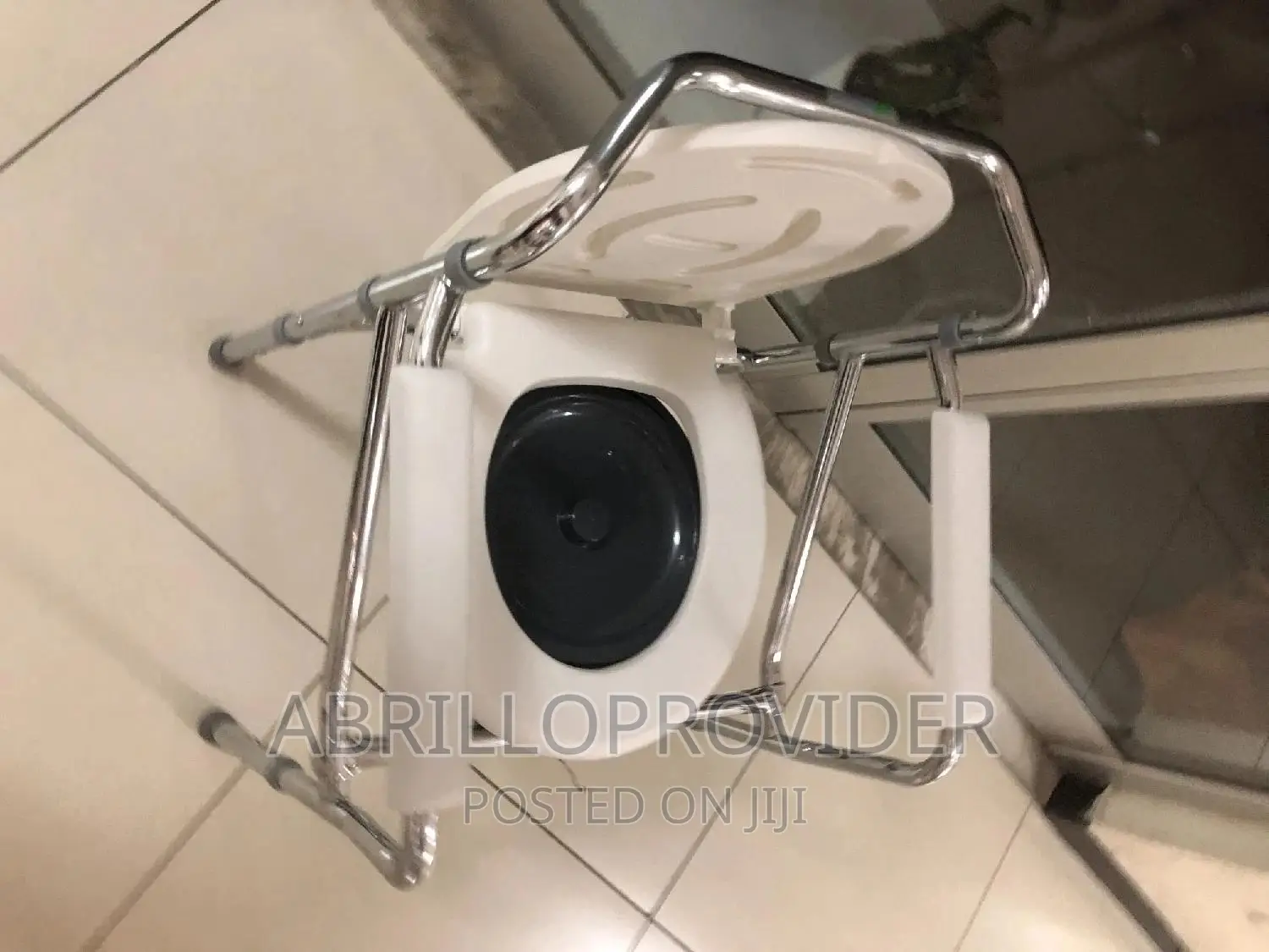 Adjustable Commode Chair, Solid Anti-Skid Bedside Toilet Eld
