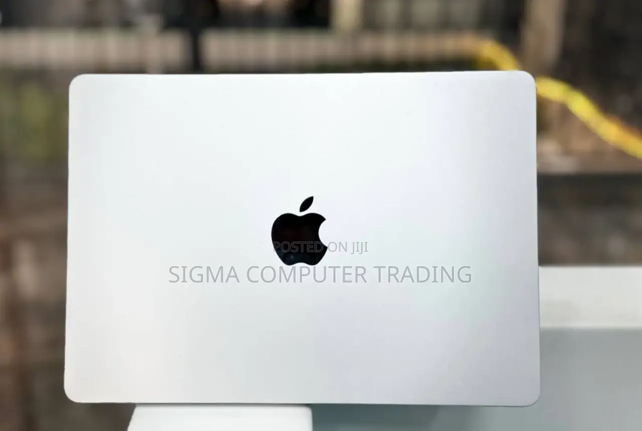 New Laptop Apple MacBook Air 2022 M2 8GB Apple M2 Ultra SSD 256GB