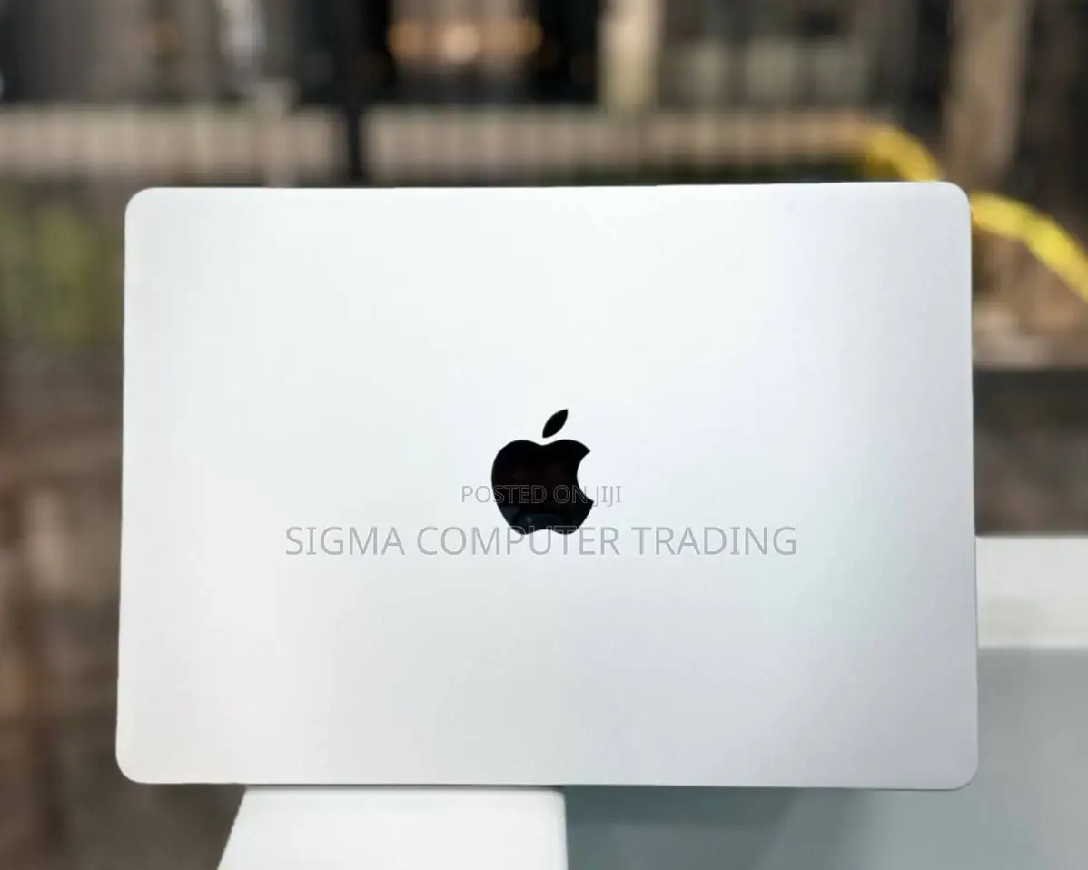 New Laptop Apple MacBook Air 2022 M2 8GB Apple M2 Ultra SSD 256GB