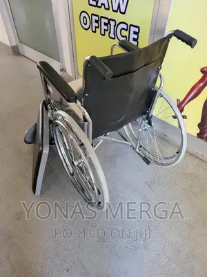 Toilet Wheelchair/Popo Wheelchair/Easeseat: Accessible