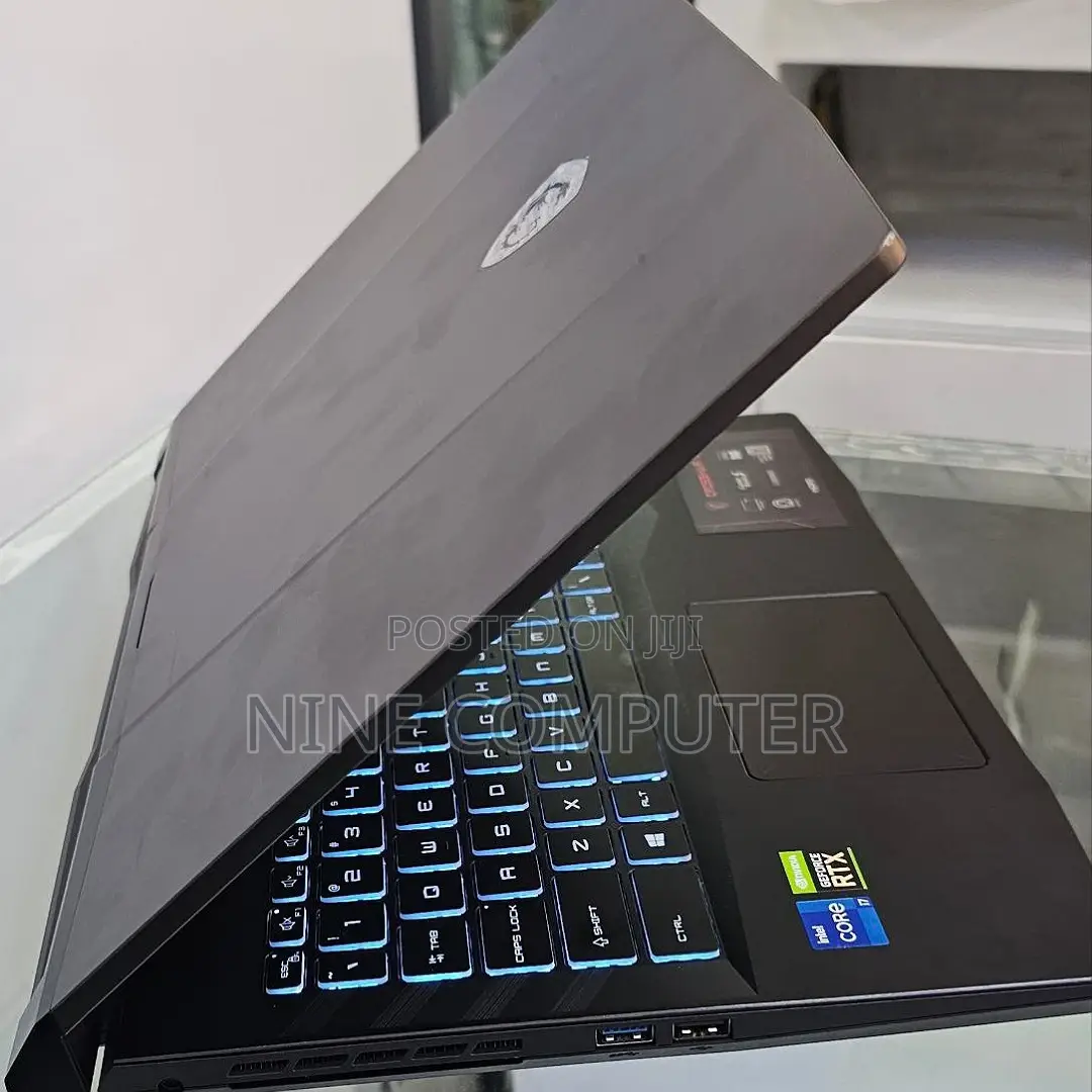 New Laptop MSI Crosshair 15 16GB Intel Core I7 SSD 1T