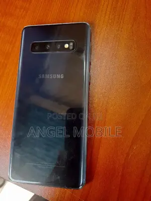Photo - New Samsung Galaxy S10 128 GB Black