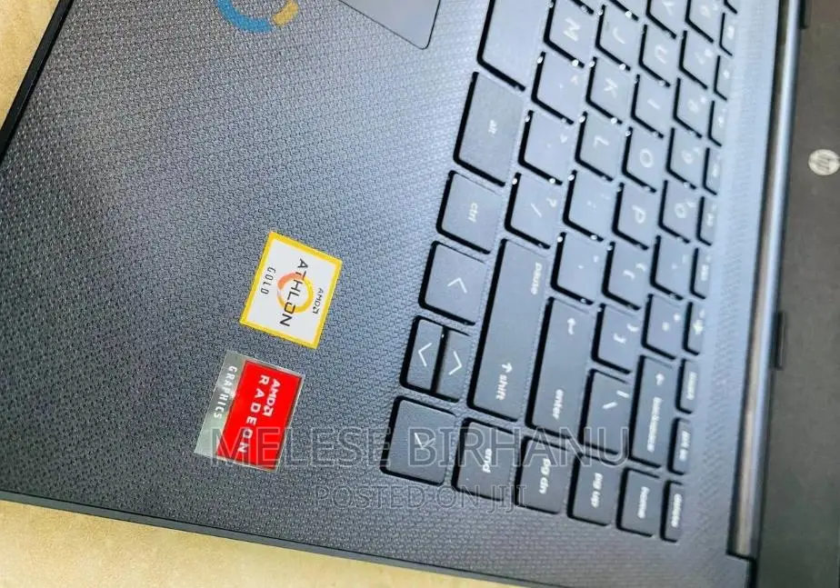 New Laptop HP 8GB AMD SSD 256GB
