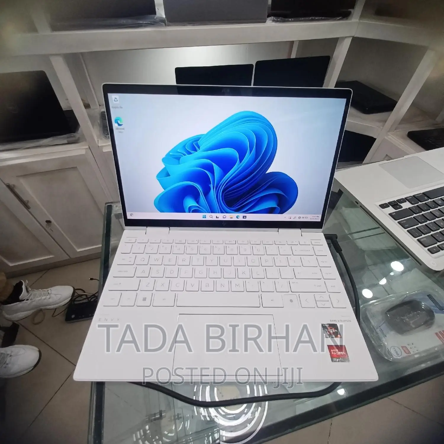 New Laptop HP Envy X360 8GB AMD Ryzen 5 SSD 512GB