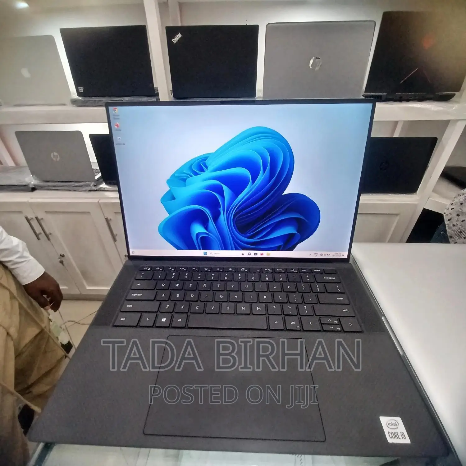 New Laptop Dell XPS 15 32GB Intel Core I9 SSD 512GB