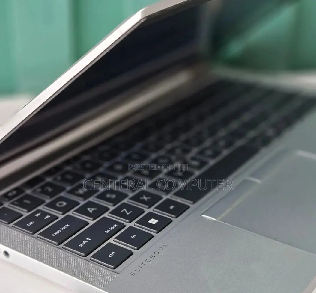 New Laptop HP 250 G8 16GB Intel Core I5 SSD 512GB