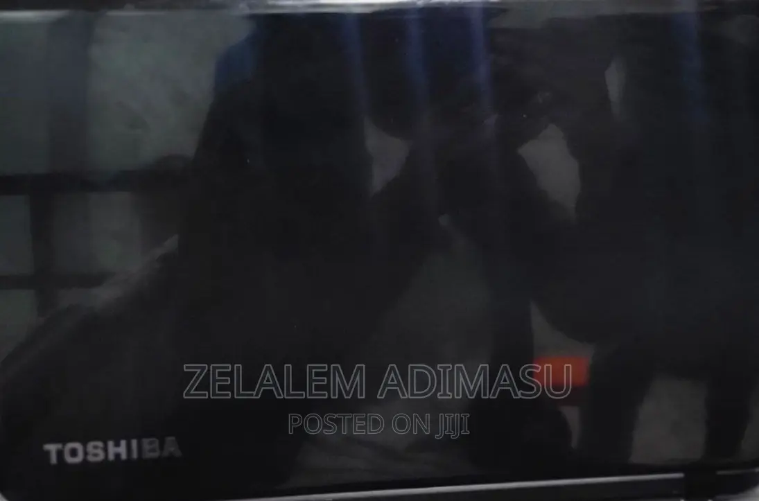 New Laptop Toshiba Satellite C850 8GB Intel Core I7 HDD 512GB