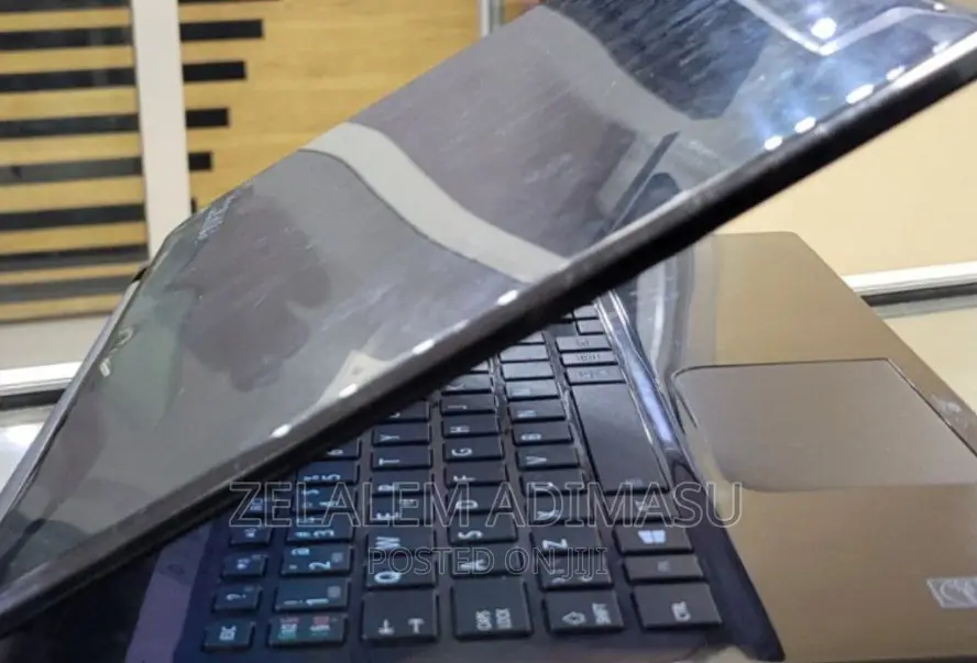 New Laptop Toshiba Satellite C850 8GB Intel Core I7 HDD 512GB