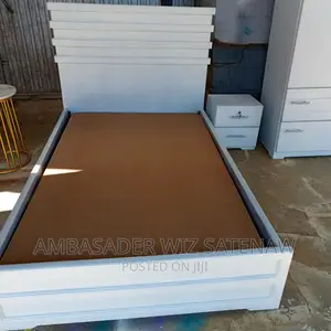 አልጋ እና ቁምሳጥን