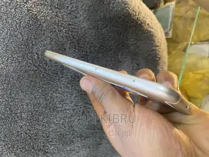 New Samsung Galaxy J7 32 GB Gold