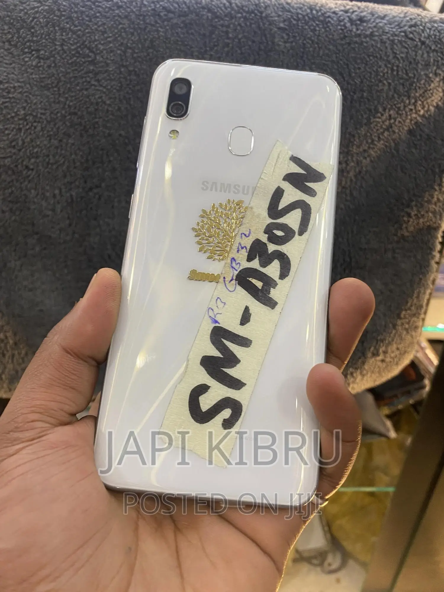 New Samsung Galaxy A30 32 GB White