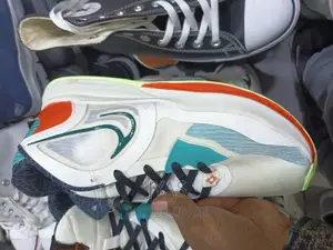 Nike Kyrie Low 5 White Yellow Gradient