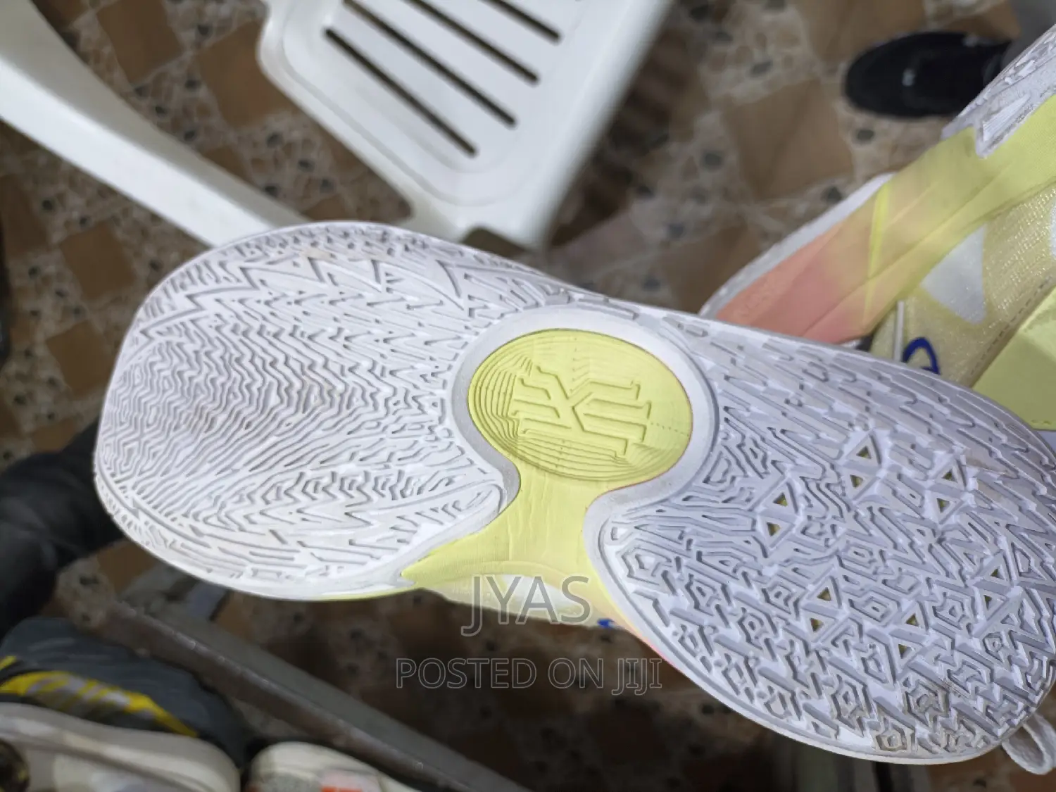 Nike Kyrie Low 5 White Yellow Gradient