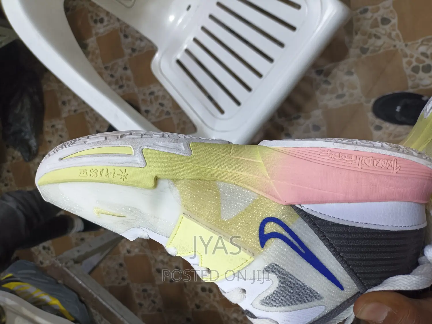 Nike Kyrie Low 5 White Yellow Gradient