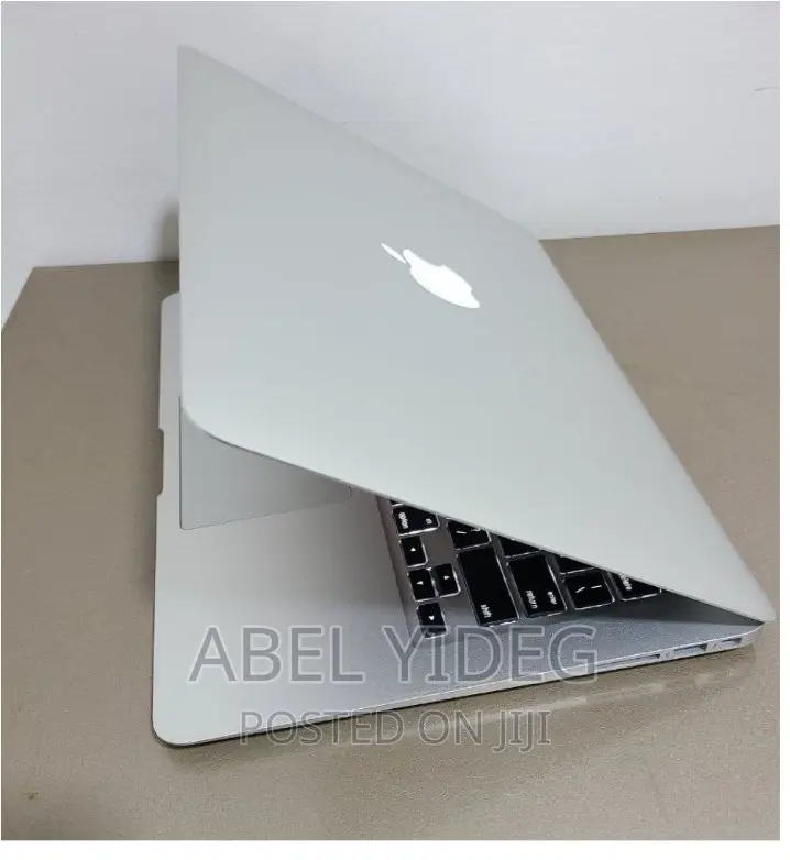 New Laptop Apple MacBook 2015 4GB Intel Core I5 SSD 128GB
