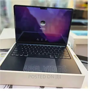 Photo - New Laptop Apple MacBook Air 2022 M2 8GB Apple M2 SSD 256GB