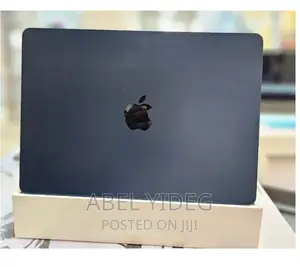 New Laptop Apple MacBook Air 2022 M2 8GB Apple M2 SSD 256GB