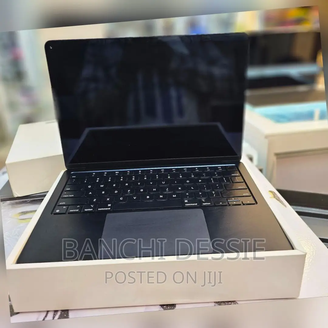 New Laptop Apple MacBook Air 2022 M2 8GB Apple M2 SSD 256GB