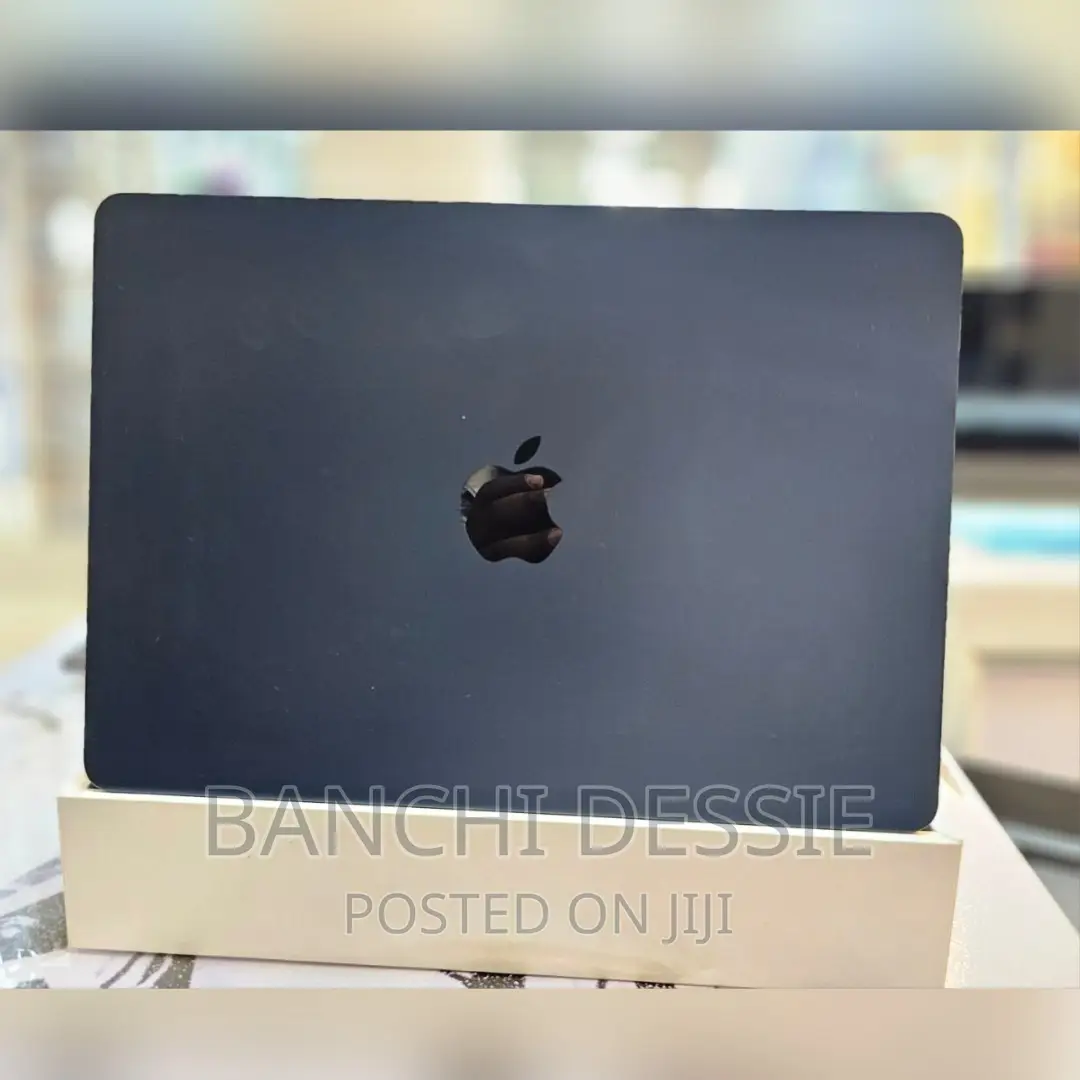 New Laptop Apple MacBook Air 2022 M2 8GB Apple M2 SSD 256GB