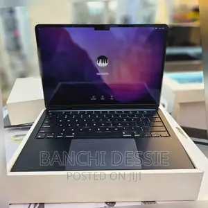 New Laptop Apple MacBook Air 2022 M2 8GB Apple M2 SSD 256GB