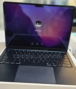 New Laptop Apple MacBook Air 2022 M2 8GB Apple M2 SSD 256GB