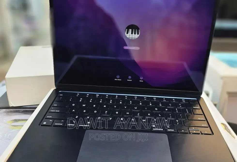 New Laptop Apple MacBook Air 2022 M2 8GB Apple M2 SSD 256GB