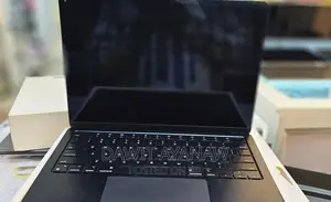 New Laptop Apple MacBook Air 2022 M2 8GB Apple M2 SSD 256GB