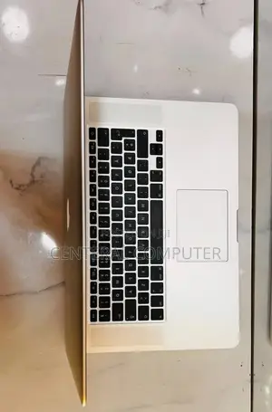 New Laptop Apple MacBook 2019 8GB Intel Core I5 SSD 128GB