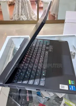 New Laptop Lenovo 16GB Intel Core I7 SSD 512GB