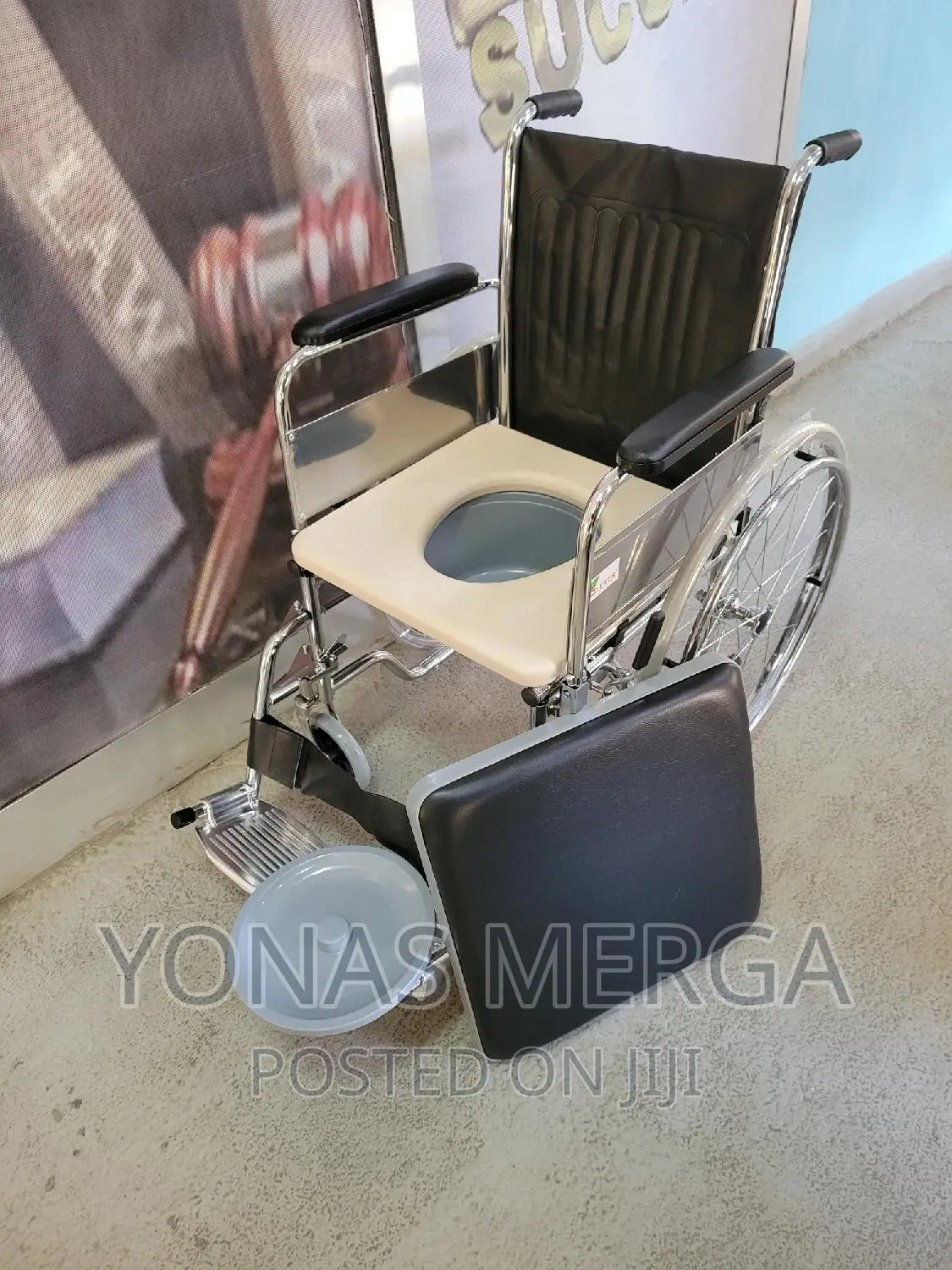 Toilet/Popo/Potty/Wheelchair/ለአቅመ ደካሞች የታሰበ/Wheelchair/