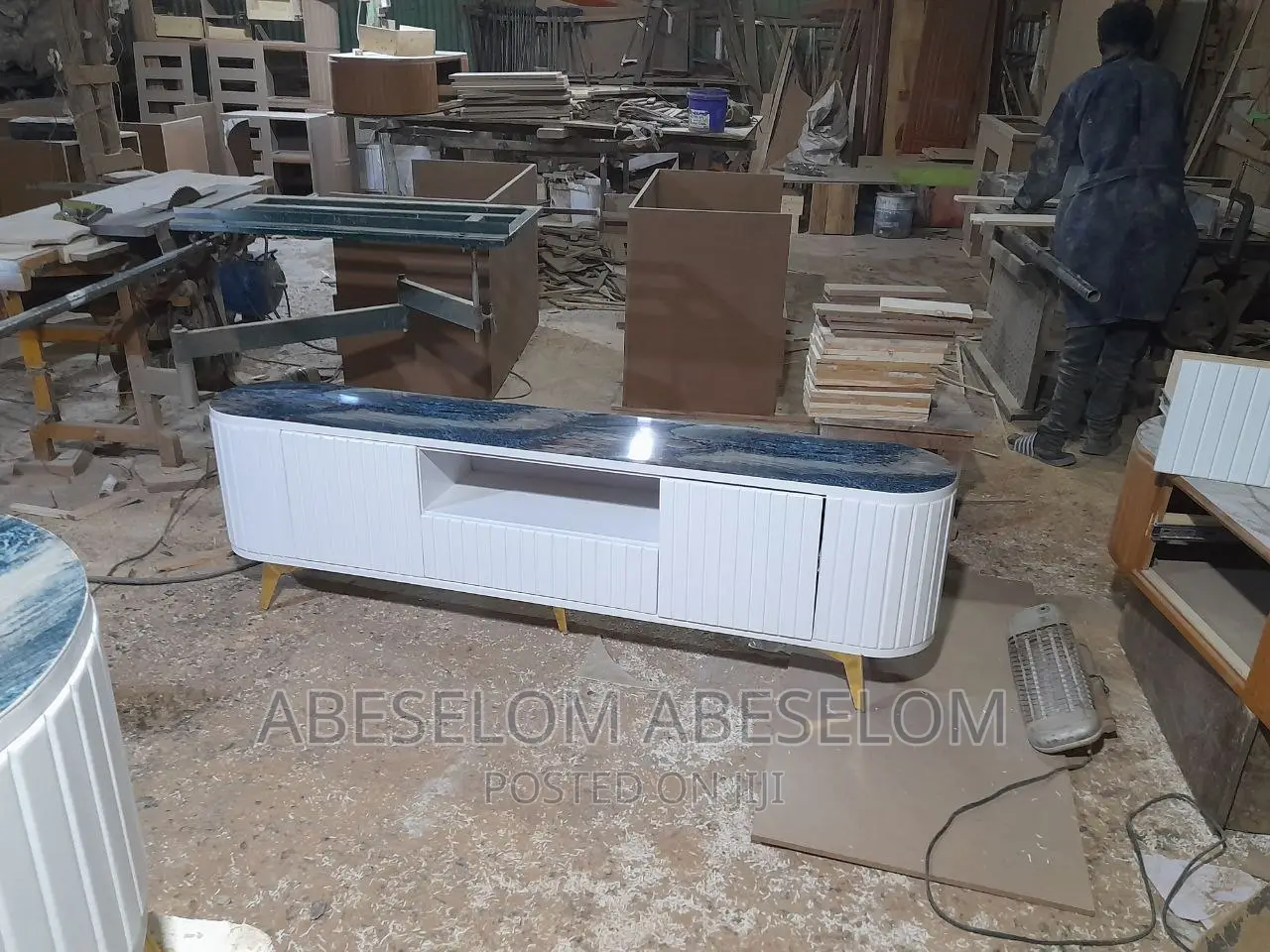 1,80 Cm ቲቪ እስታንድ